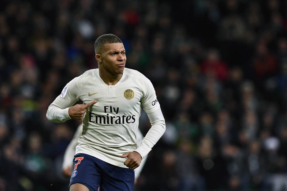 杜兰特谈垃圾话：我今天可能比平时嗓门大了点 通常我比较低调